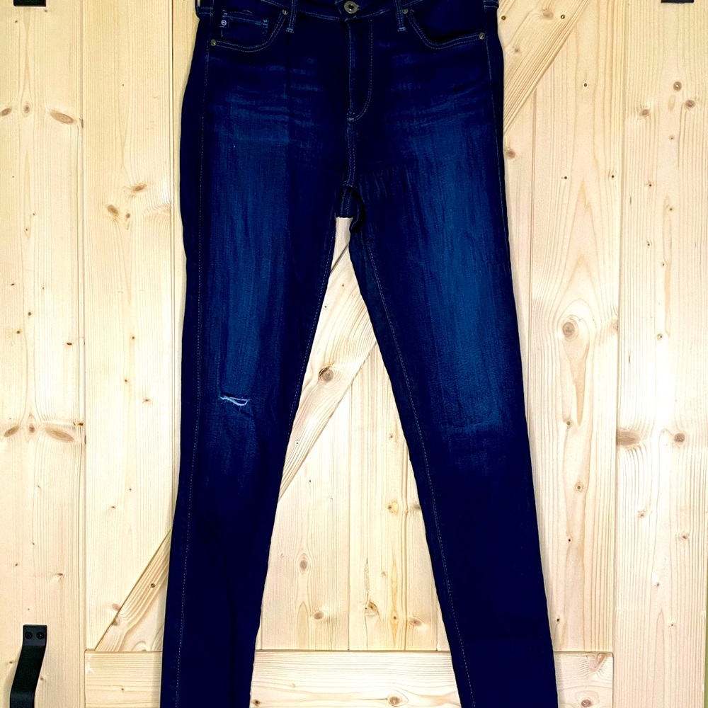 Women’s AG Skinny Jeans. Size 26R.